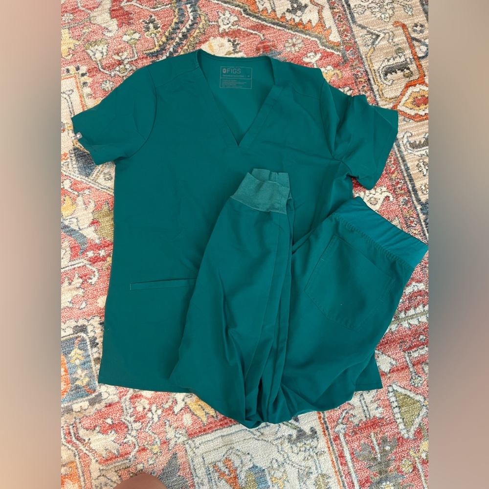 GREEN FIGS SCRUBS